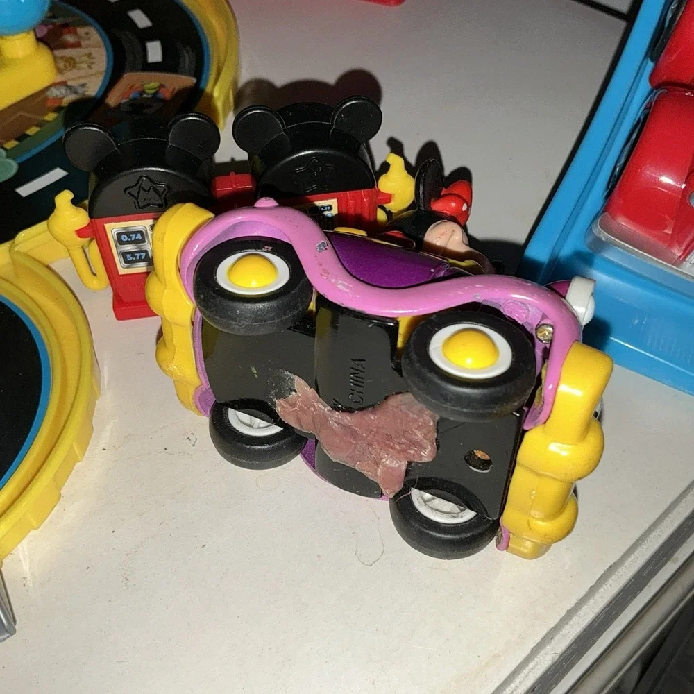 Disney‎ Junior Mickey Stow 'N Go Garage Tracks Case Roadster Racers Minnie Car